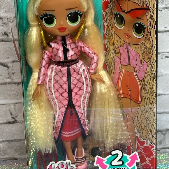 L.O.L. Surprise OMG Swag 2023 Fashion Doll with Multiple Surprises 2 Looks NEW - Picture 4 of 12